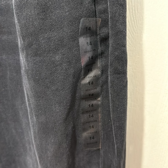 American Eagle Mom Jeans size 14 regular highest rise comfort fit stretch jeans - Picture 2 of 6